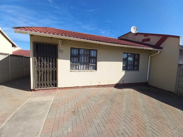 2 Bedroom House for sale in King Williams Town Central