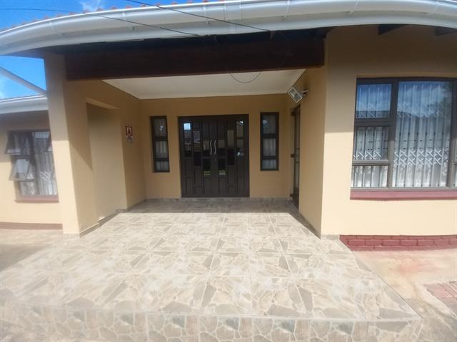 3 Bedroom House for sale in Bisho Park