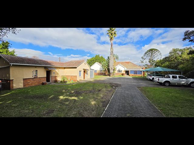 367m² Office space to let in King Williams Town Central