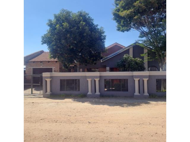 4 Bedroom House for sale in Seshego A