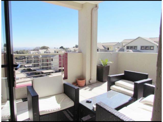 2 Bedroom Apartment to let in Bryanston