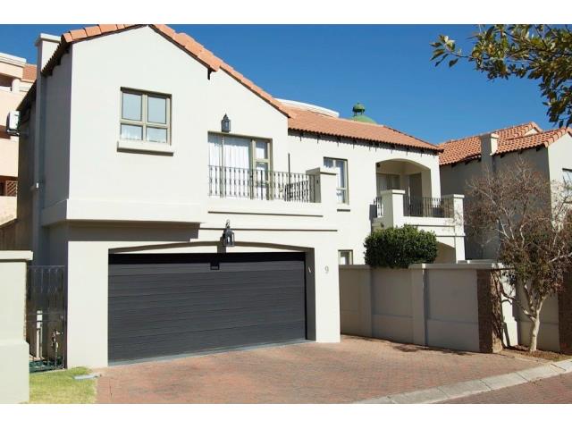 3 Bedroom Duplex to let in Strathavon