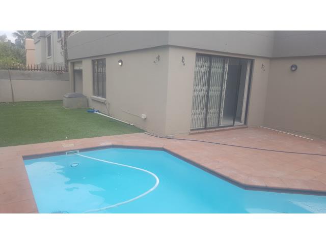 2 Bedroom Cluster to let in Morningside Manor