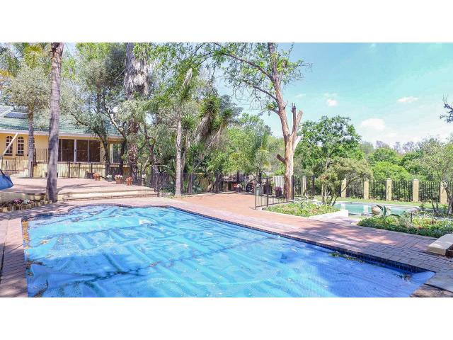 7 Bedroom House for sale in Bryanston