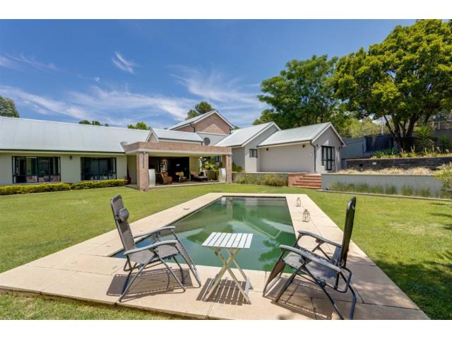 5 Bedroom House to let in Bryanston