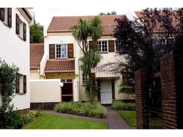 3 Bedroom Duplex to let in Bryanston