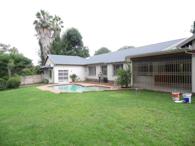 5 Bedroom House to let in Paulshof