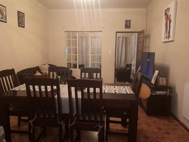 3 Bedroom Townhouse to let in North Riding