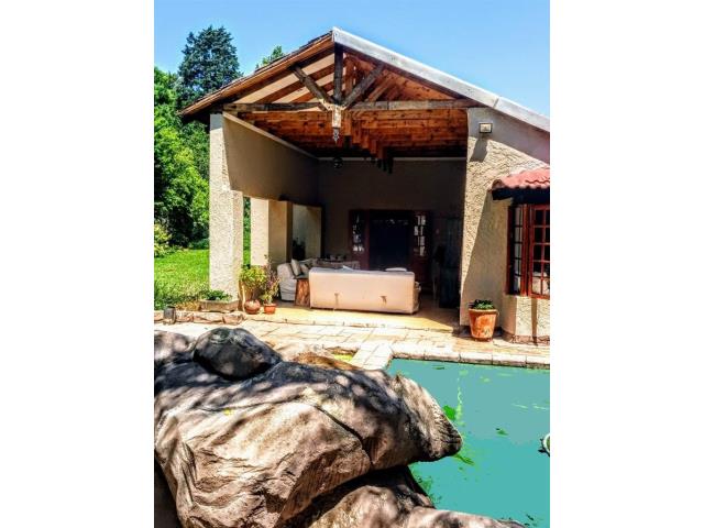 4 Bedroom House to let in Bryanston