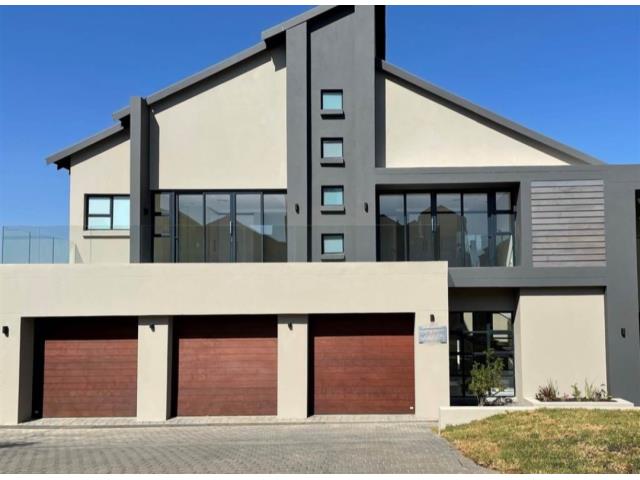 5 Bedroom House to let in Waterfall