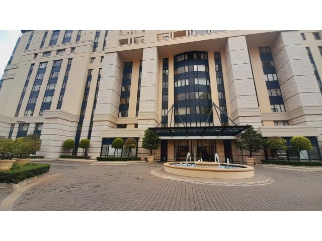 3 Bedroom Penthouse to let in Morningside