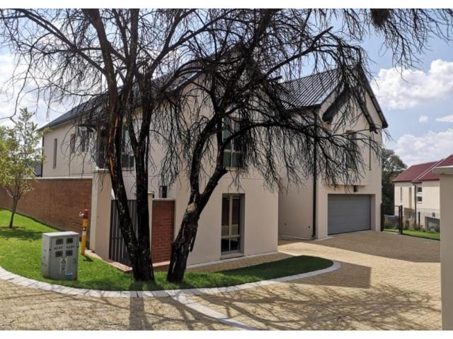 5 Bedroom House to let in Waterfall