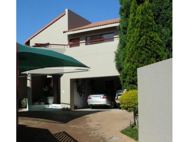 3 Bedroom Townhouse to let in Sunninghill