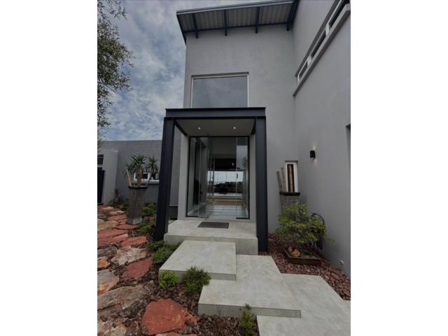 5 Bedroom House to let in Waterfall