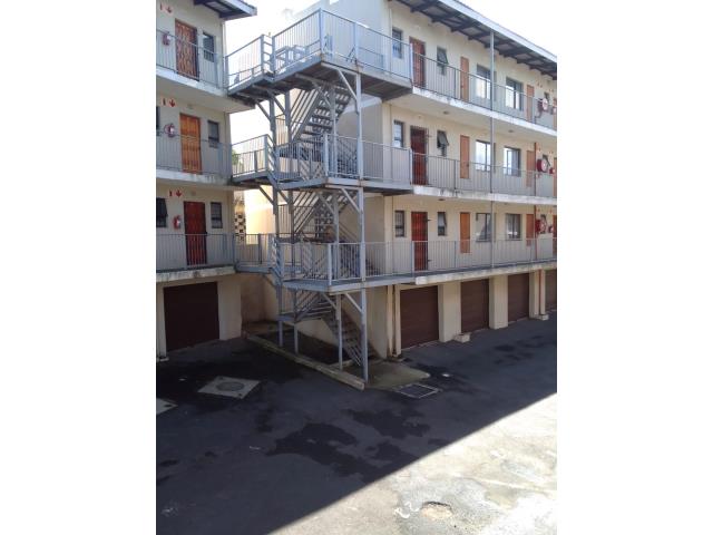 2 Bedroom Apartment for sale in Newlands East