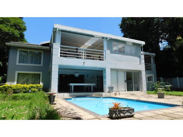 4 Bedroom House for sale in Padfield Park