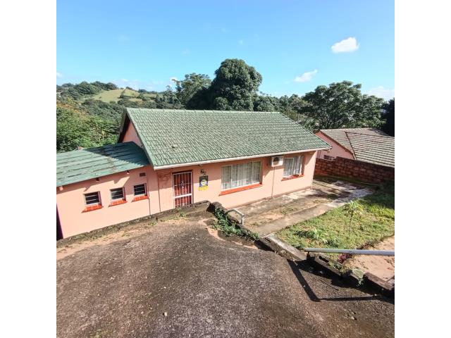 3 Bedroom House for sale in Montclair
