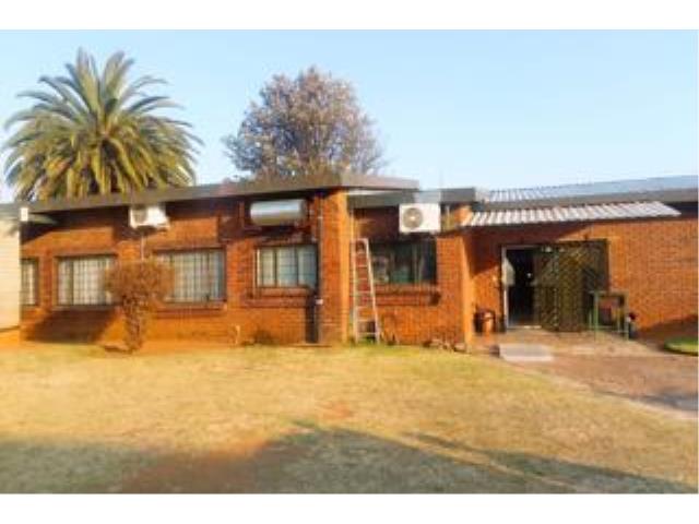 2000m² Commercial space for sale in Dwarskloof