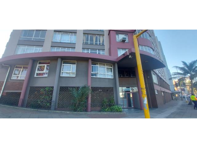 0.5 Bedroom Apartment for sale in Durban Central
