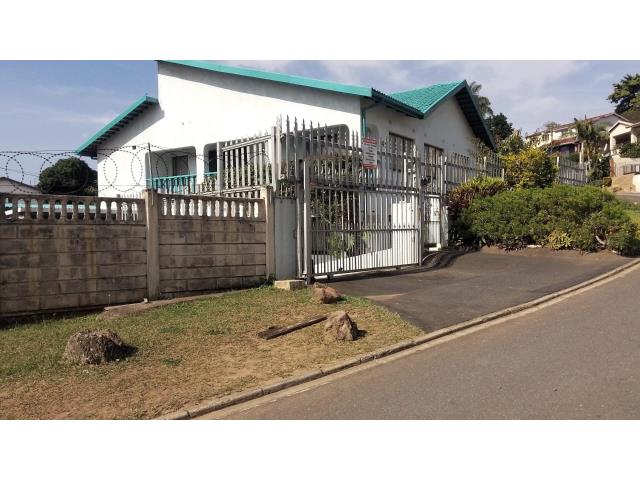 6 Bedroom House for sale in Risecliff