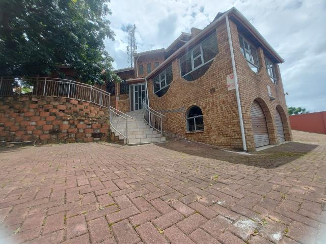 8 Bedroom House for sale in Durban North