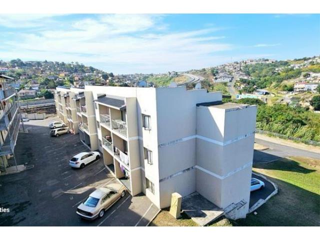 2 Bedroom Apartment for sale in Newlands East