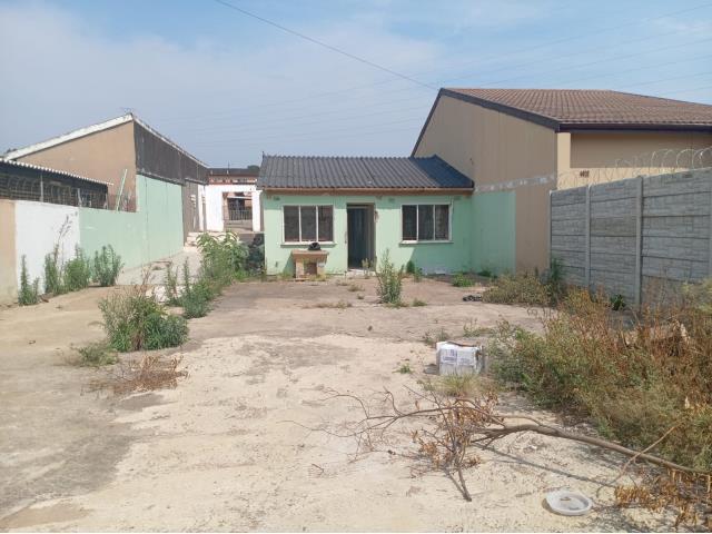 2 Bedroom House for sale in Shastri Park