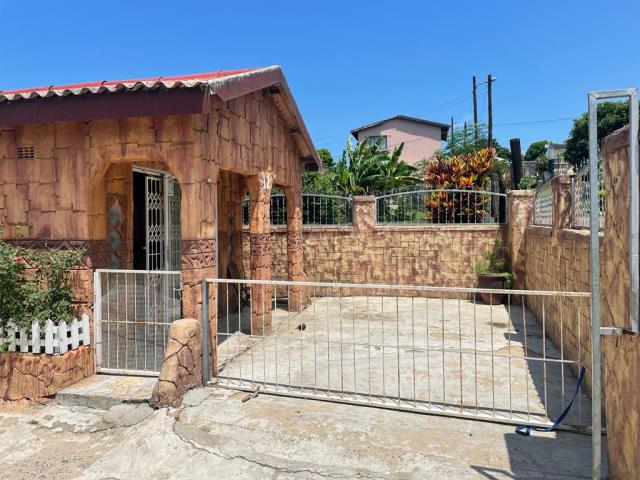 3 Bedroom House for sale in Trenance Manor