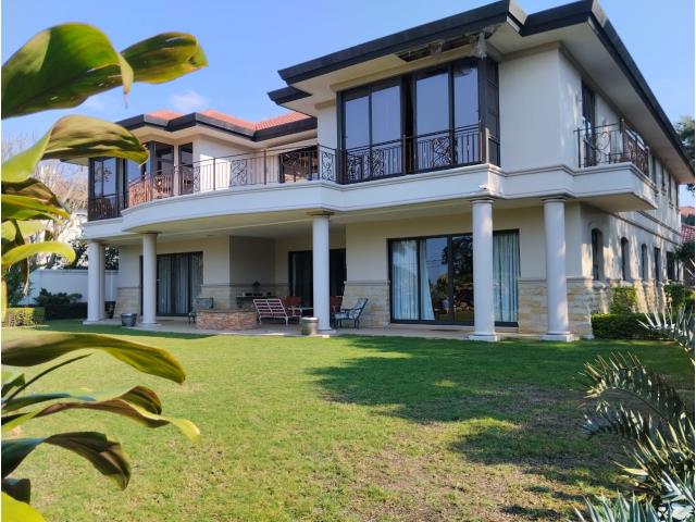 5 Bedroom Townhouse for sale in Durban North