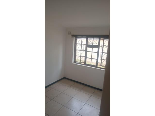 Bachelor apartment to let in Umbilo