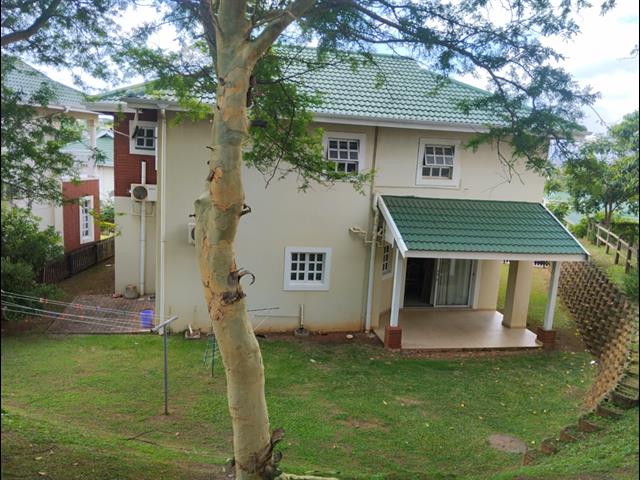 3 Bedroom Townhouse for sale in Edgemount Estate