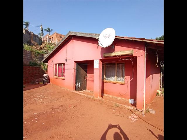 4 Bedroom House for sale in Lotus Park