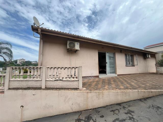 4 Bedroom House for sale in Isipingo Hills