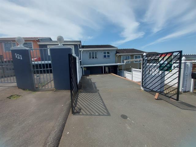 3 Bedroom House for sale in Newlands East