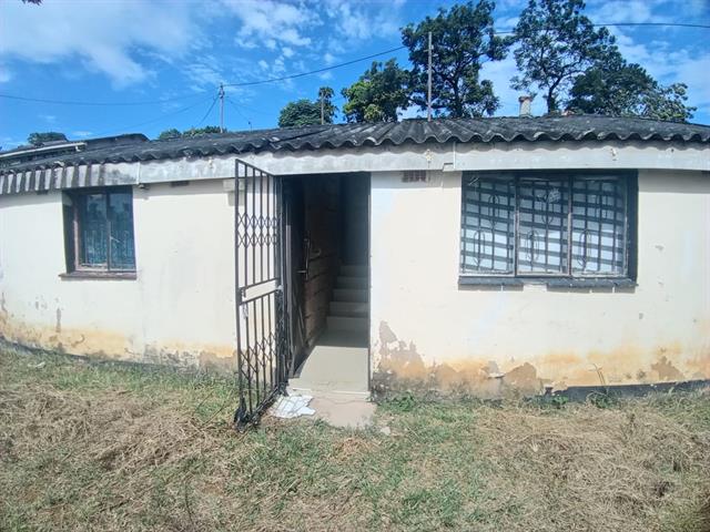 2 Bedroom House for sale in Umlazi J