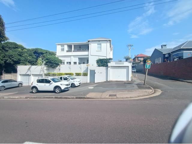 3 Bedroom Simplex for sale in Essenwood