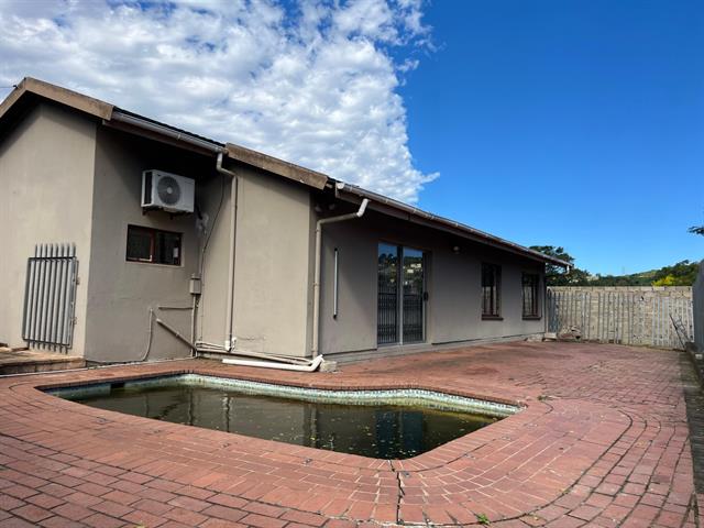 3 Bedroom House for sale in Queensburgh Central