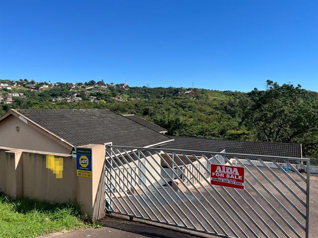 3 Bedroom House for sale in Queensburgh Central