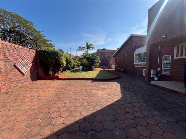 5 Bedroom House for sale in Isipingo Hills
