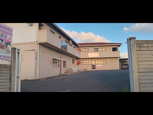 2 Bedroom Apartment for sale in Trenance Manor