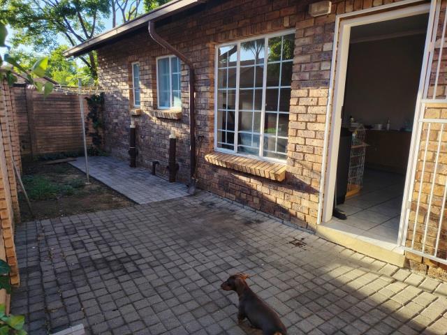 2 Bedroom Simplex to let in Equestria