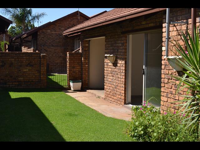 3 Bedroom Simplex for sale in Norkem Park