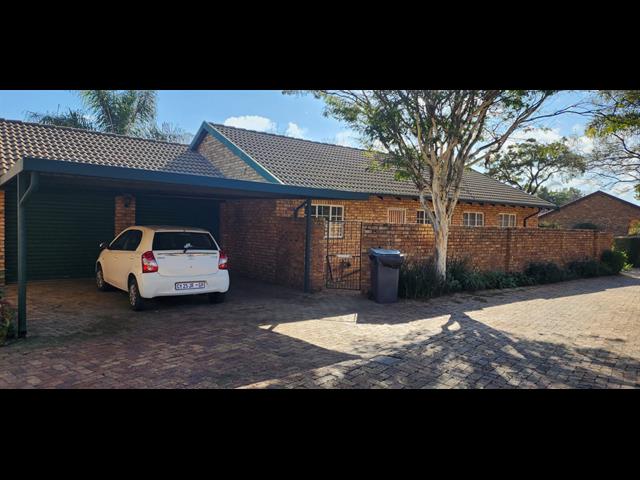 3 Bedroom Simplex to let in Equestria