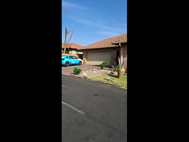 3 Bedroom Townhouse to let in Equestria