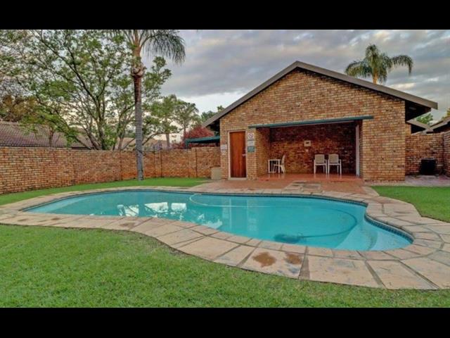2 Bedroom House to let in Equestria
