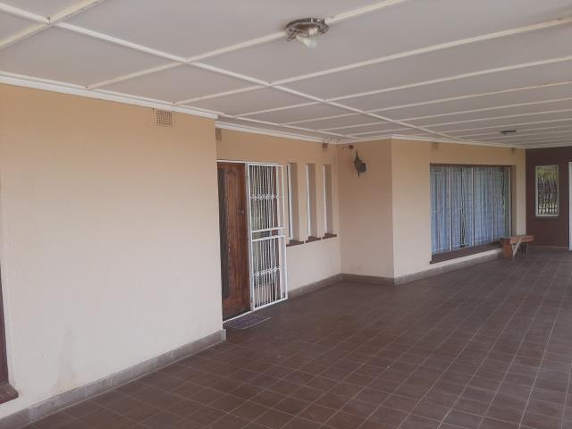 6 Bedroom House for sale in Sterkstroom