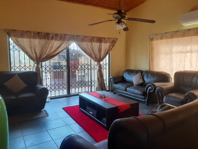 3 Bedroom House for sale in Komani Park