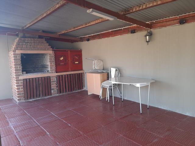 3 Bedroom House for sale in Komani Park
