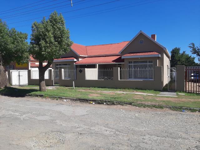 4 Bedroom House for sale in Queenstown Central