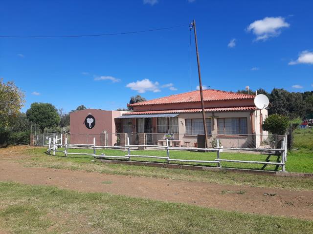 3 Bedroom House for sale in Sterkstroom